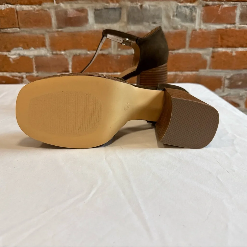 Brown Suede‎ Platform Sandals Size 9.5W NEW